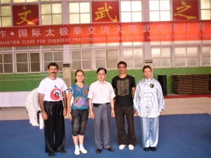 Павел Нигей с Мастерами по Ушу - Кан Гэу, Тынагыргин Н.И. после сдачи экзамена на 4 дуань, Китай, 2011
